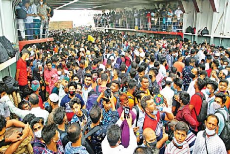 ফেরি থেকে নামতে গিয়ে হুড়োহুড়িতে নিহত ৫