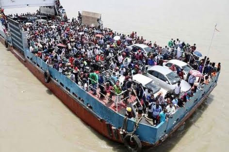 শিমুলিয়া ঘাটে সকালে ৩৫ হাজার যাত্রী পার, চলছে ১৬ ফেরি