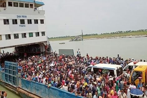 পাটুরিয়া-দৌলতদিয়া নৌরুটে ফেরি বন্ধ