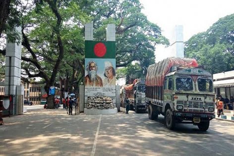 তুলাবোঝাই ট্রাকে কীটনাশক, ৭ কোটি টাকার চালান আটক