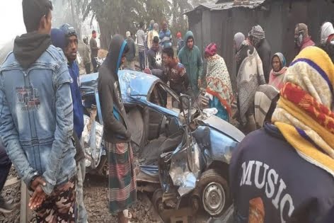 ট্রেনের ধাক্কায় প্রাইভেট কারের ৩ আরোহী নিহত