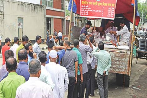 ১১০ টাকা লিটার সয়াবিন তেল দিচ্ছে টিসিবি