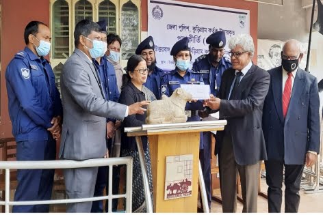 কুড়িগ্রামে উদ্ধারকৃত গো-মূর্তি উত্তরবঙ্গ জাদুঘরে হস্তান্তর