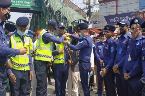 নরসিংদীতে পুলিশের ‘বডি ওর্ন’ ক্যামেরার উদ্বোধন