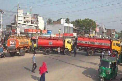 খুলনায় ট্যাংকলরি শ্রমিকদের ধর্মঘট স্থগিত