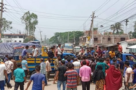 সড়ক অবরোধের ৩ঘন্টা পর যান চলাচল শুরু