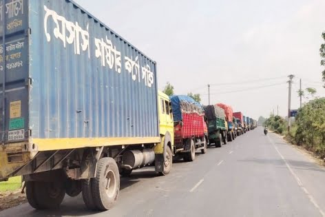 ঈদের আগে-পরে দৌলতদিয়া-পাটুরিয়ায় ১০ দিন বন্ধ থাকবে ট্রাক পারাপার