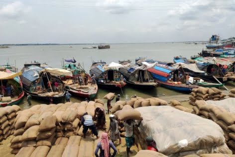 ধানের সংকট পূর্বাঞ্চলের সবচেয়ে বড় হাটে