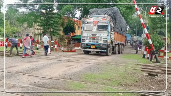 হিলি স্থলবন্দর দিয়ে প্রবেশ করছে গম