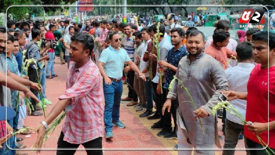 ঢাবিতে ভ‌র্তিচ্ছু‌দের ফু‌লেল শু‌ভেচ্ছা ছাত্রদ‌লের