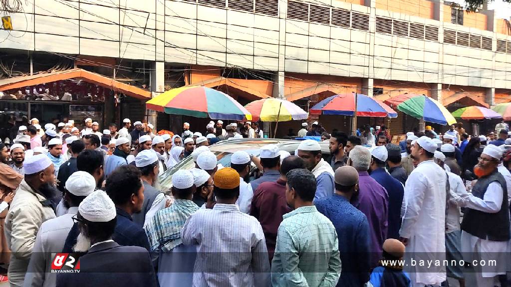 মুফতি শহিদুল ইসলামের জানাজা পড়ালেন বায়তুল মুকাদ্দাসের ইমাম ওমরাহ