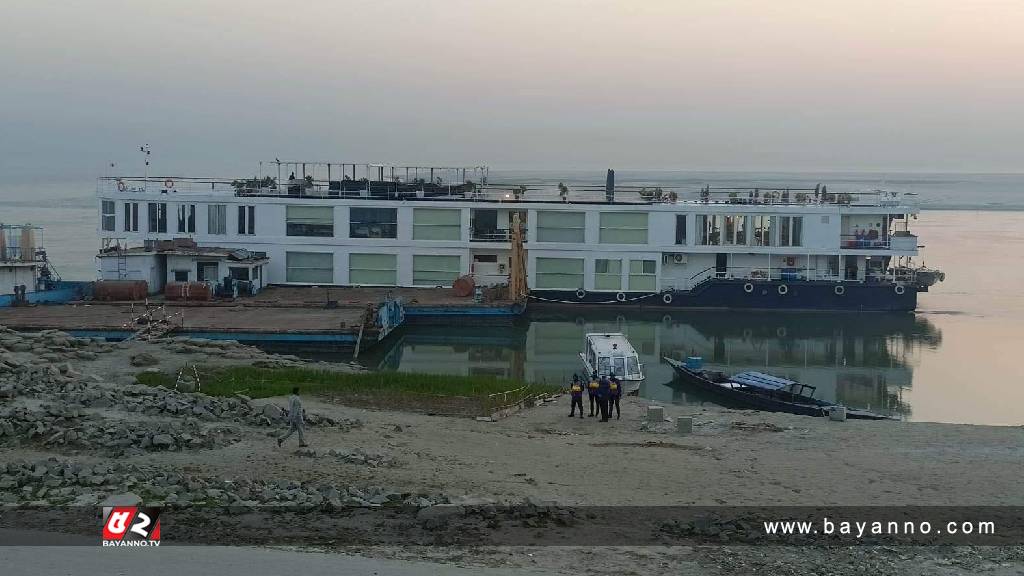 সিরাজগঞ্জ ঘুরে গেল গঙ্গা বিলাস প্রমোদ তরী