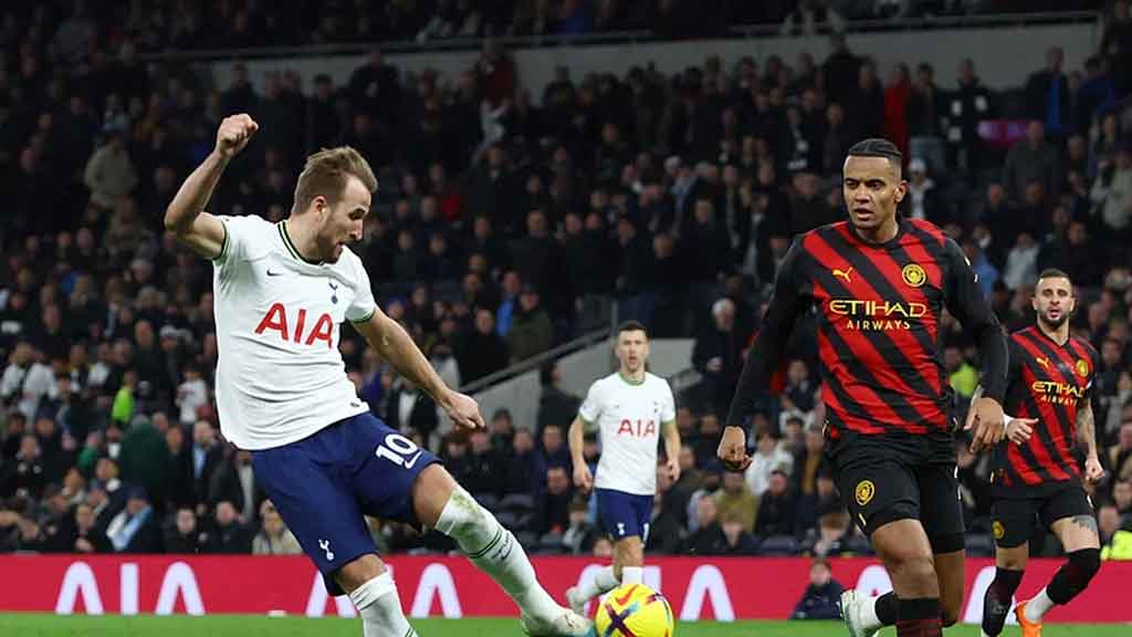 ৫৩ বছর পর রেকর্ড গড়লেন হ্যারি কেন, টটেনহ্যামের কাছে হারলো ম্যান সিটি