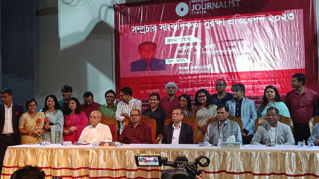 গণমাধ্যমকর্মী আইন নিয়ে সব পক্ষের সঙ্গে কথা বলব: আইনমন্ত্রী হত্যা