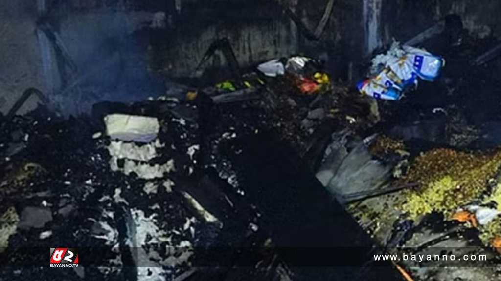 চট্টগ্রামে কাঁচাবাজারে আগুন, পুড়ল ৪০ দোকান চট্টগ্রামে কাঁচাবাজারে আগুন