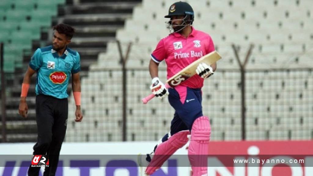 প্রিমিয়ার লিগের প্রথম ম্যাচেই তামিমের সেঞ্চুরি স্ত্রীর