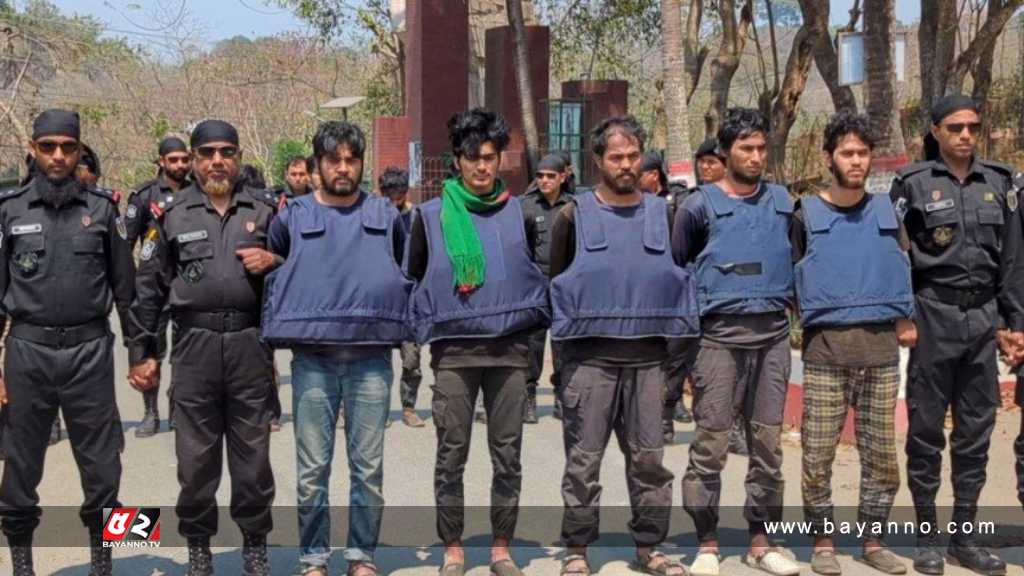 প্রশিক্ষণ কমান্ডারসহ ৯ জঙ্গি গ্রেপ্তার জঙ্গি গ্রেপ্তার,বান্দরবান