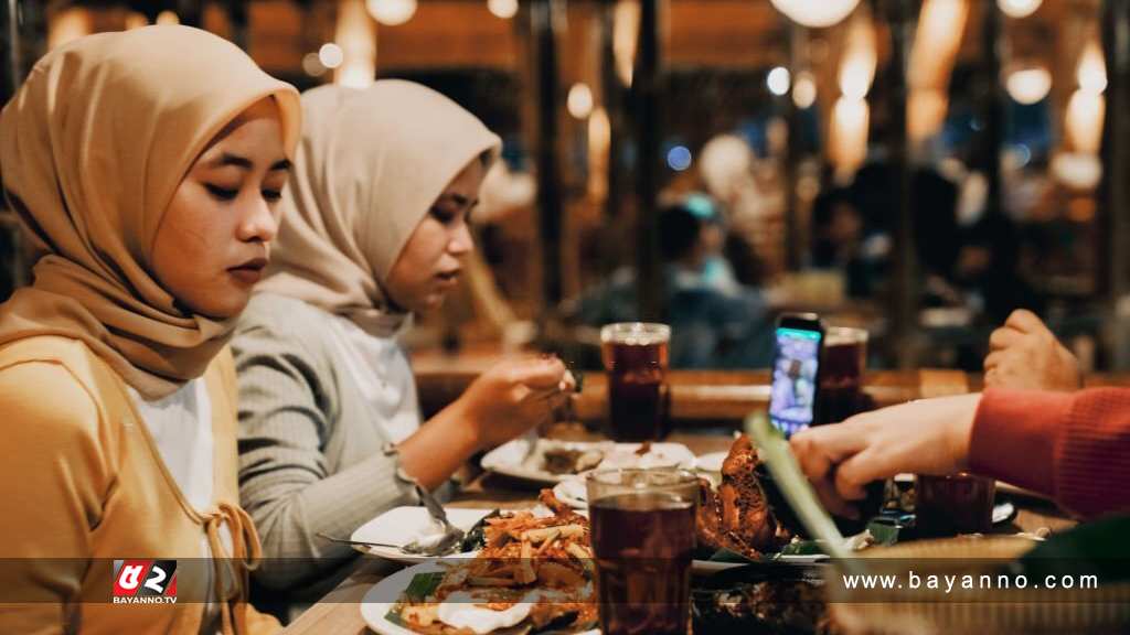 যে দেশে ইফতার যেন আরেক উৎসব!