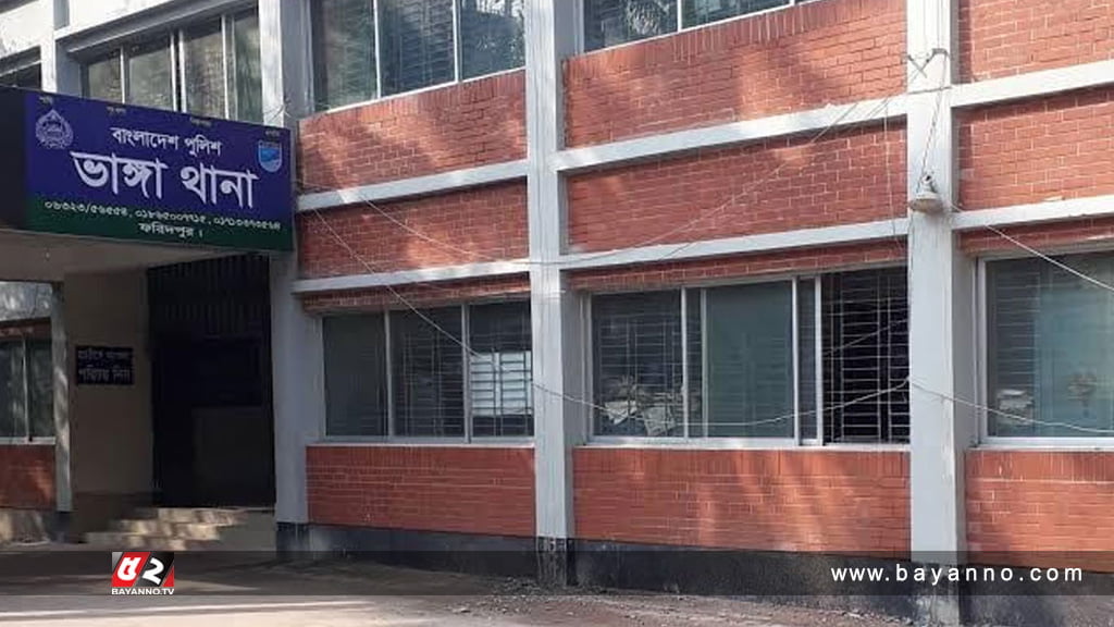 সেলফি তোলা নিয়ে ৫ গ্রামের সংঘর্ষ