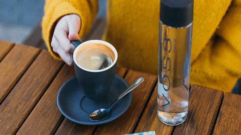 কখন চা পান করবেন আর কখন পানি