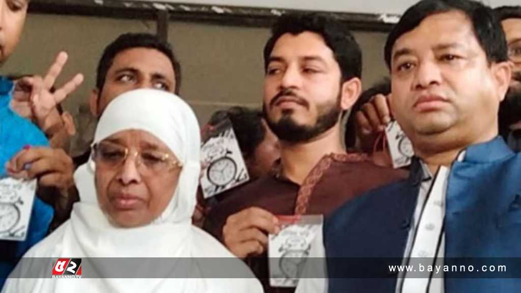মেয়র জাহাঙ্গীর ও তার মা