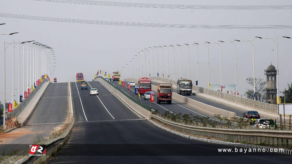 আপন গরিমায় সমুজ্জল পদ্মা সেতু