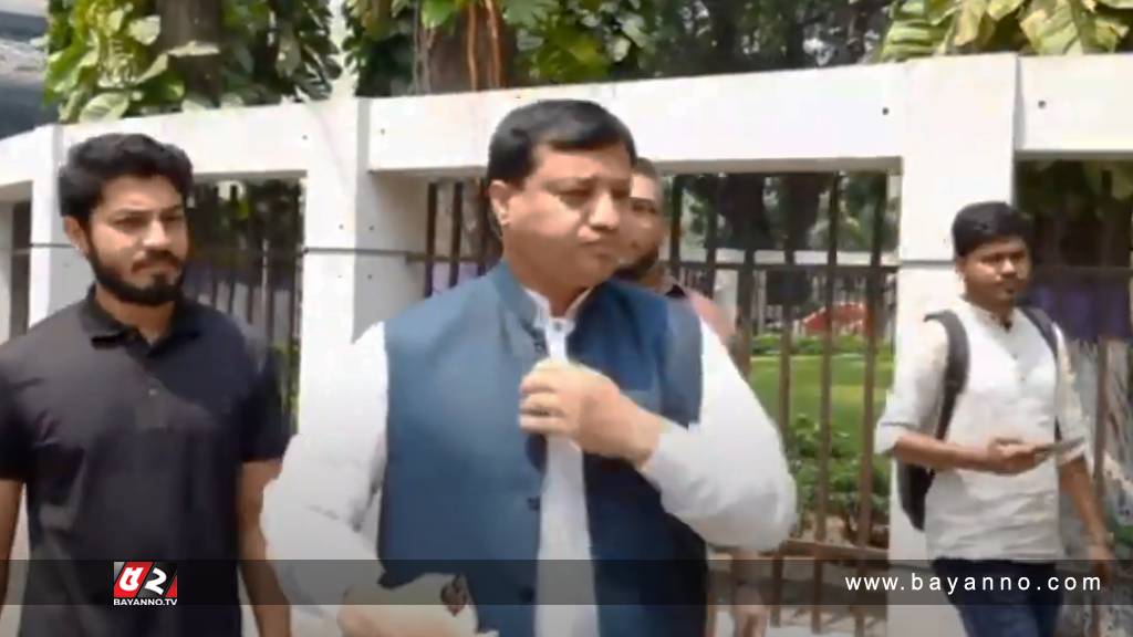 দুদক কার্যালয়ে সাবেক মেয়র জাহাঙ্গীর জাহাঙ্গীর
