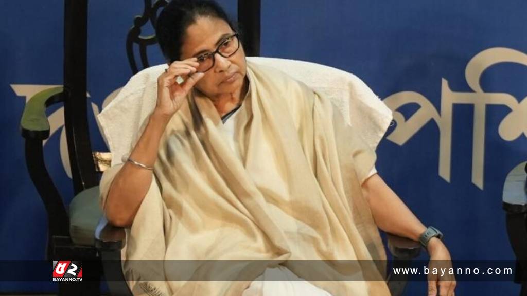 নতুন ৮টি গান নিয়ে হাজির হচ্ছেন পশ্চিমবঙ্গের মুখ্যমন্ত্রী