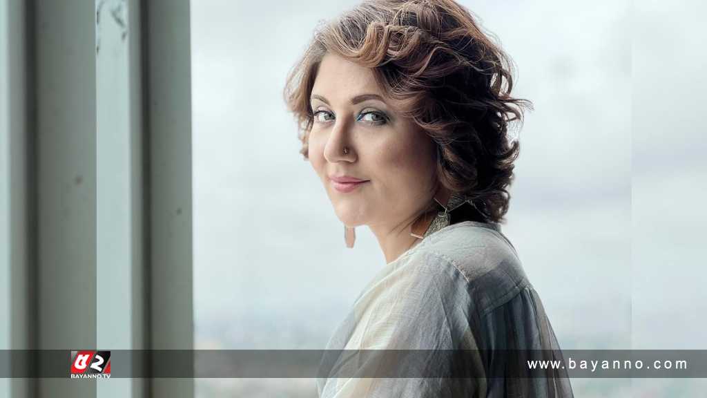 বাড়ি ফিরেছেন স্বস্তিকা স্বস্তিকা মুখার্জী