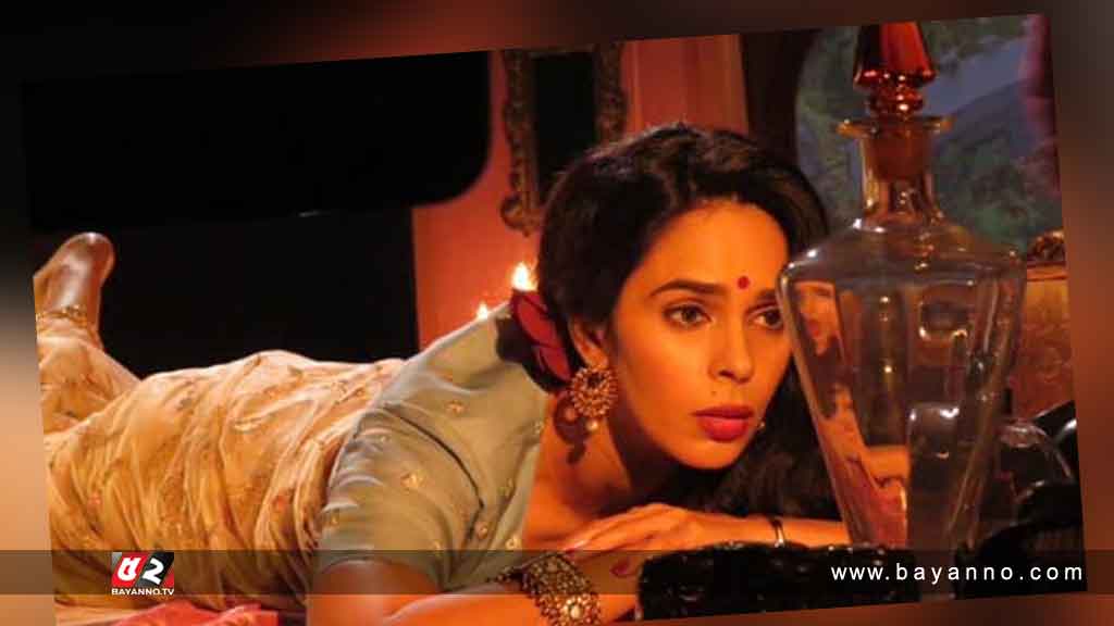 বাবার উপর অভিমান করেই বদলে ফেলেন নাম মল্লিকা-শেরাওয়াত