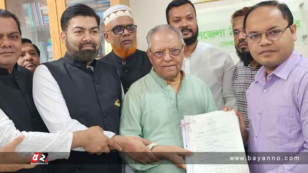 নোয়াখালী-২ আসনে মনোনয়নপত্র জমা দিলেন মোরশেদ আলম