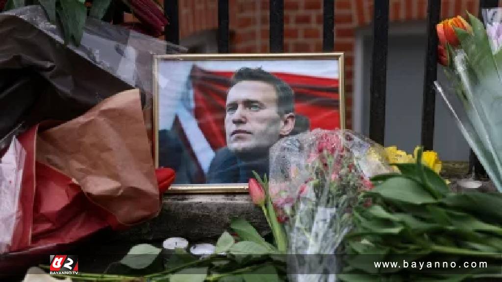 মায়ের হাতে তুলে দেয়া হলো নাভালনির মরদেহ